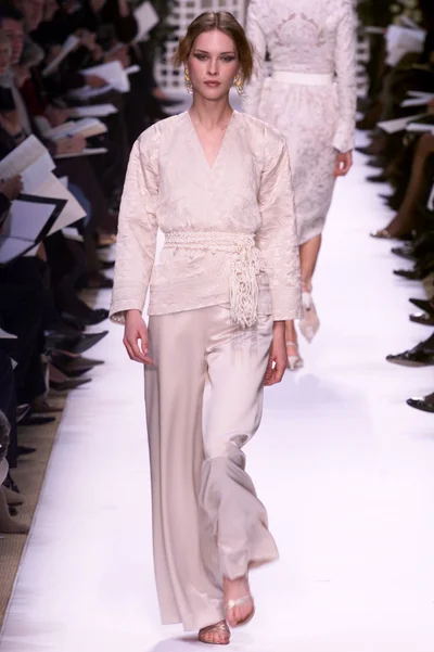 Look 19